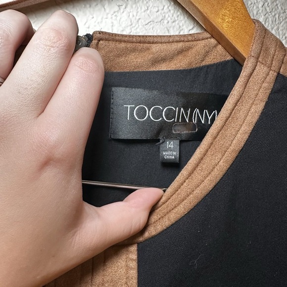 Toccin Women's 12 Two-Tone Faux Suede Short Sleeve Overlay Dress Black Sheath - Picture 4 of 12